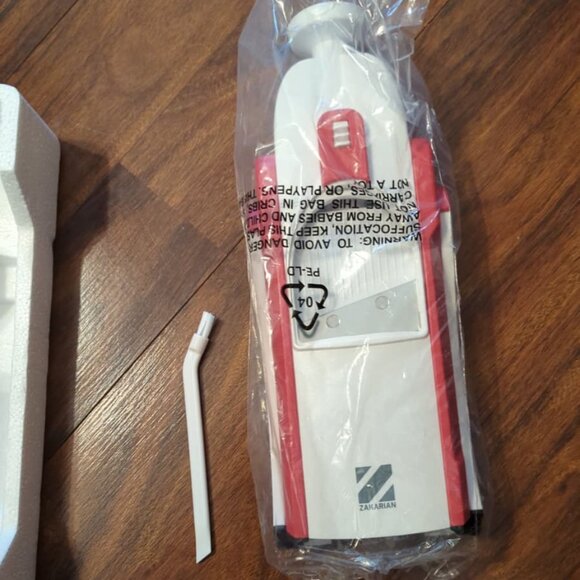 Geoffrey Zakarian Safe Slice Upright Mandoline - STORE MODEL NEW UNUSED - Picture 4 of 8